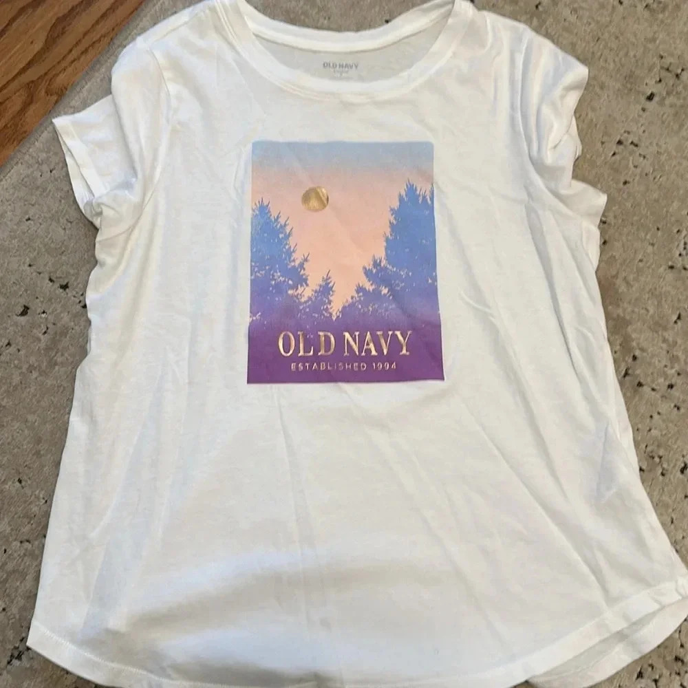 Old Navy T-Shirt size Medium - Picture 2 of 2